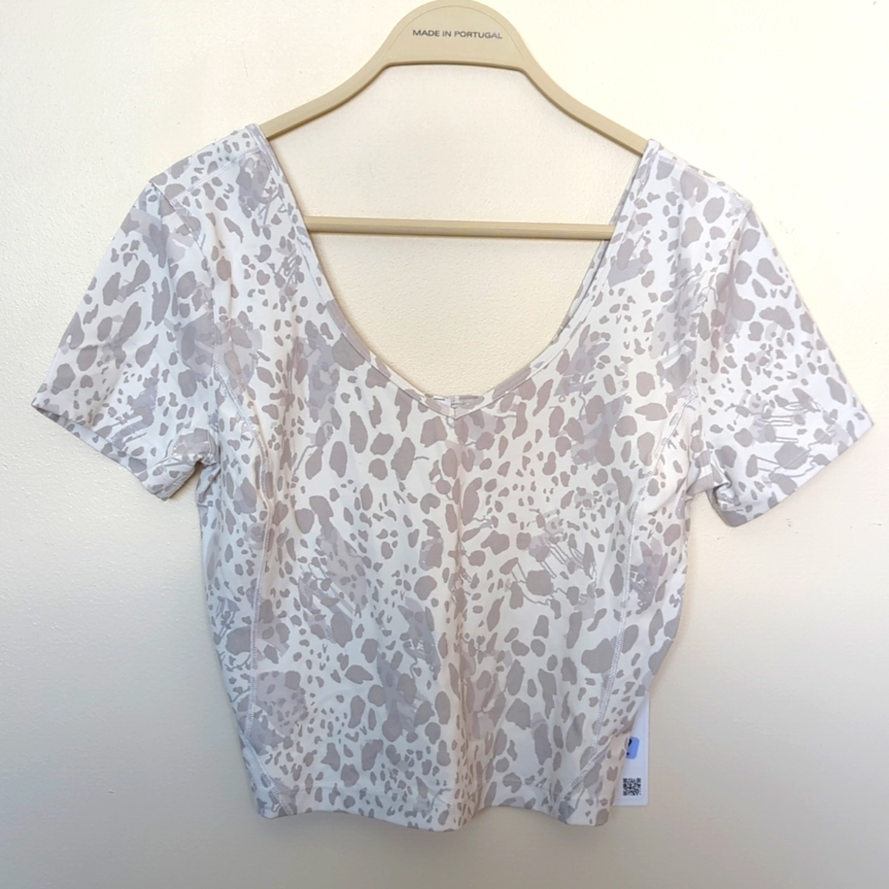 Lulu Lemon tee